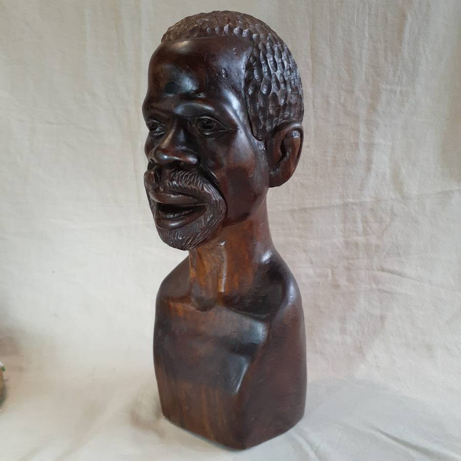 African hard wood carving  - 35 cms - lovely wood grain