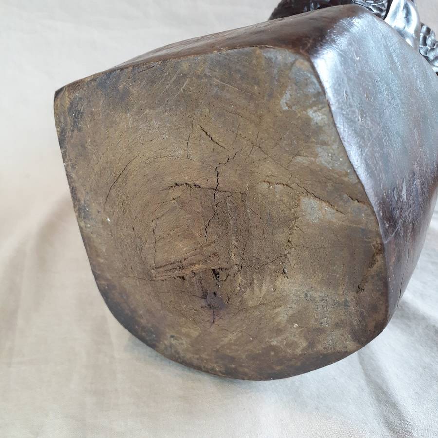 African hard wood carving  - 35 cms - lovely wood grain
