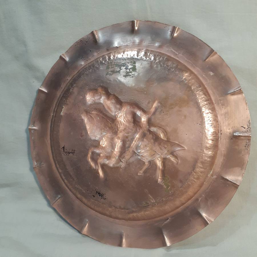Copper wall plate Knight on horseback - .7Kg  - 30 cms dia