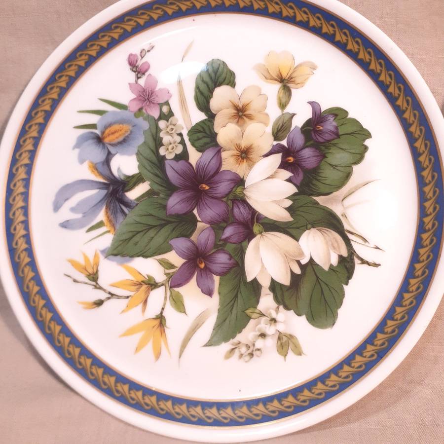 2 Royal Doulton Floral Plates British Airways - snowdrops and iris  17 cms