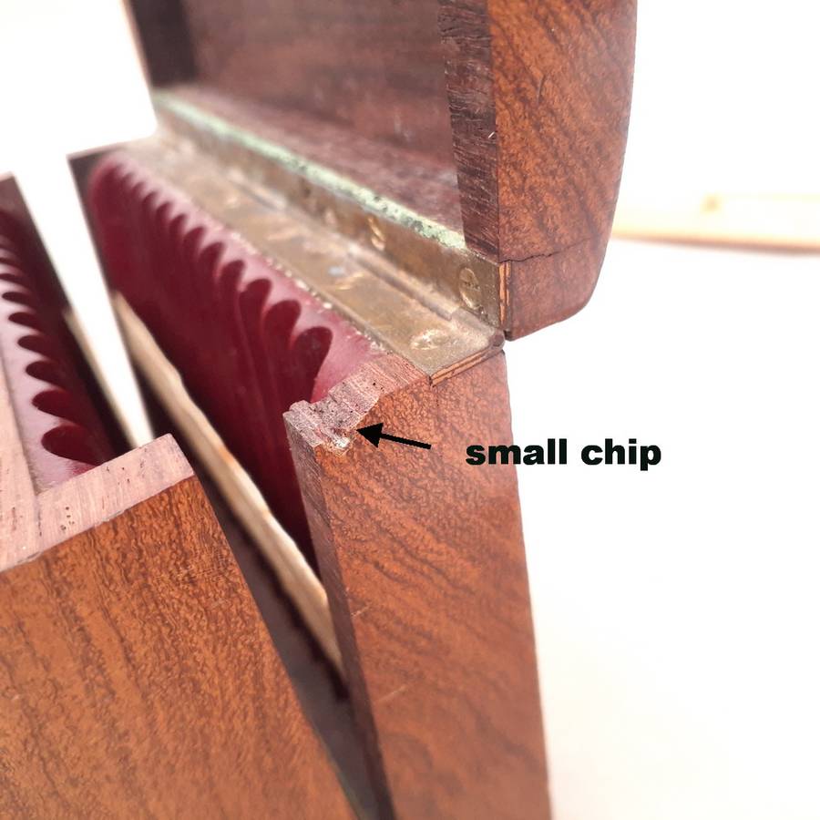 1920 wooden Cigarette box - 48 cigarettes - bakelite holders