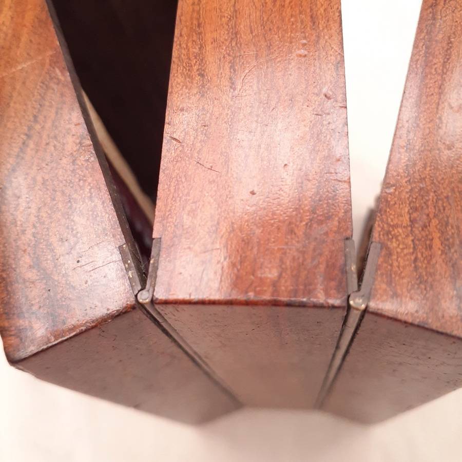 1920 wooden Cigarette box - 48 cigarettes - bakelite holders