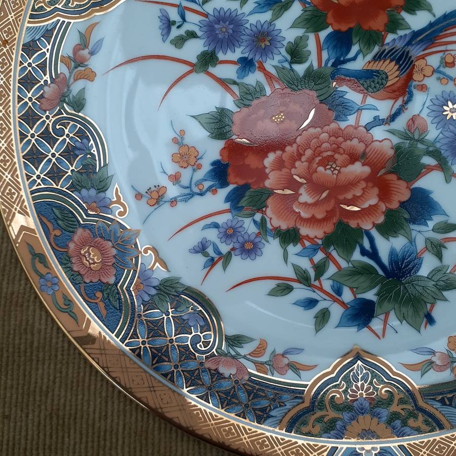 Japanese Imari plate - 22 cms dia Flowers and birds - imari backstamp