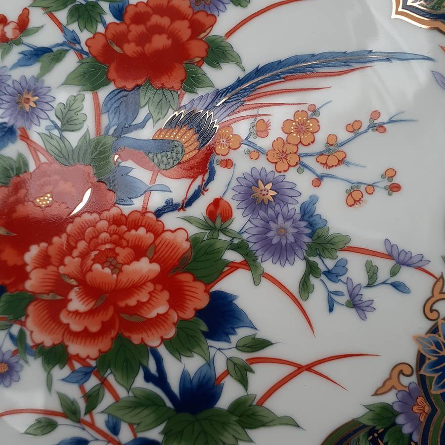 Japanese Imari plate - 22 cms dia Flowers and birds - imari backstamp
