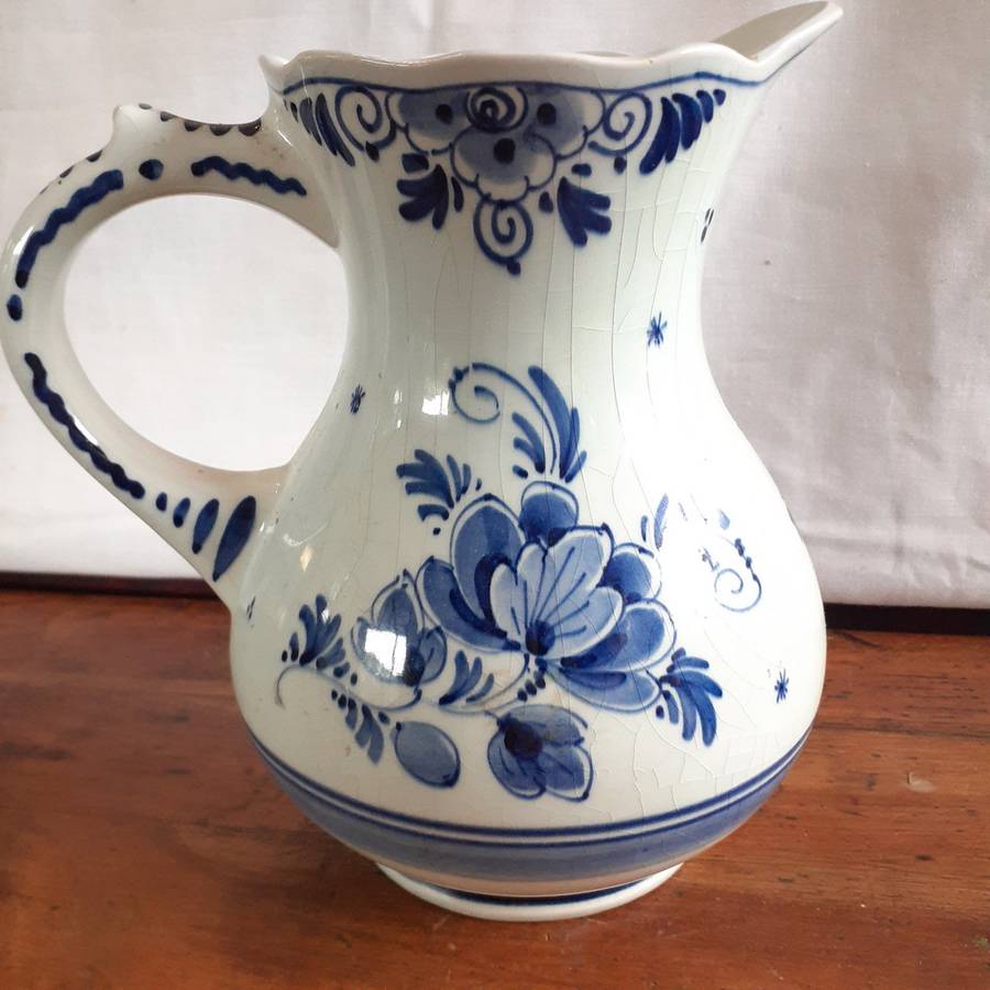 Old Delfts Holland hand painted Jug - signed 20 cms tall