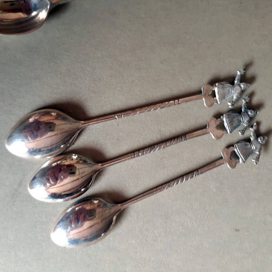 6 teaspoons Thai Bali Indonesian dancers - boxed