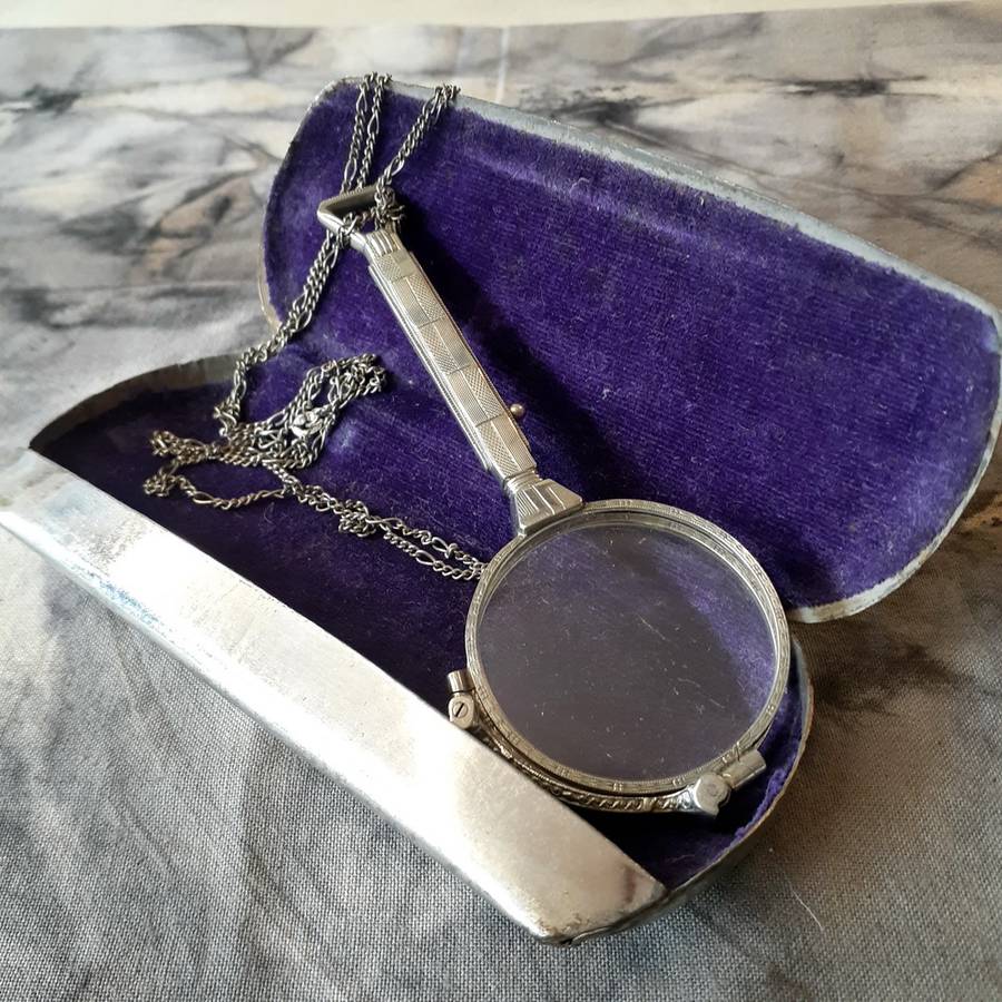 eye glasses - Lorgnette - Opera Glasses - Pinc-Nez - embossed - snap open with case