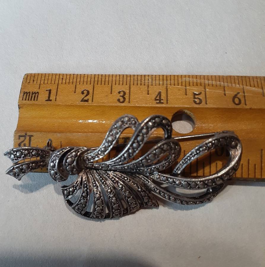 Silver metal marcasite leaf brooch made in Austria