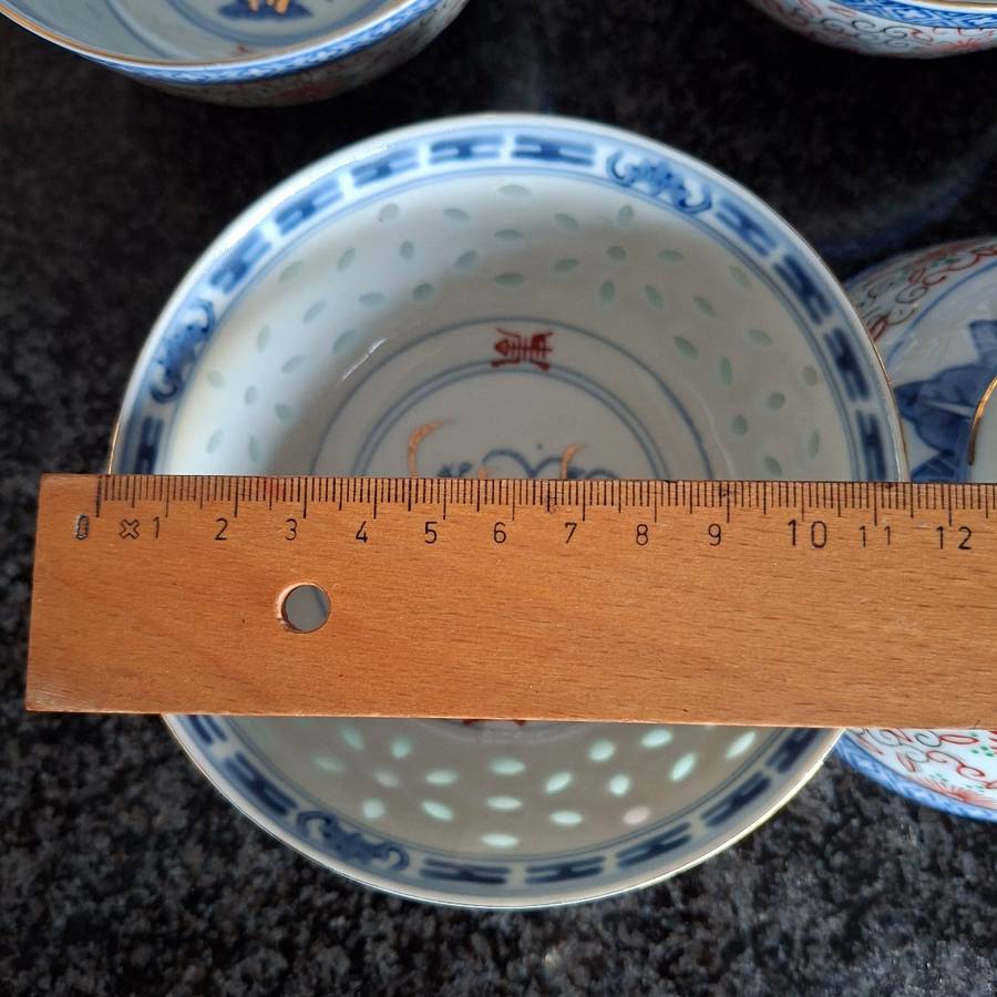 6 chinese rice bowls - blue and white with rice grain pattern