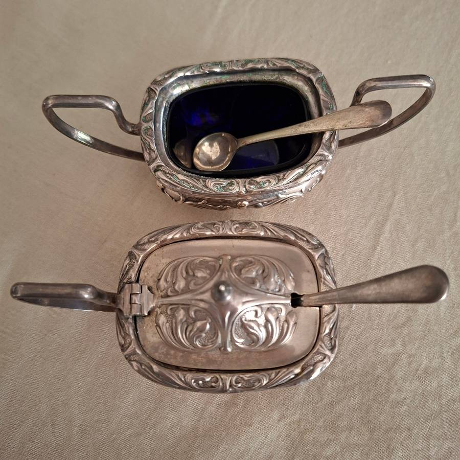 Silver plate Mustard and Salt set - glass inners with spoons.  Excalibur Plate