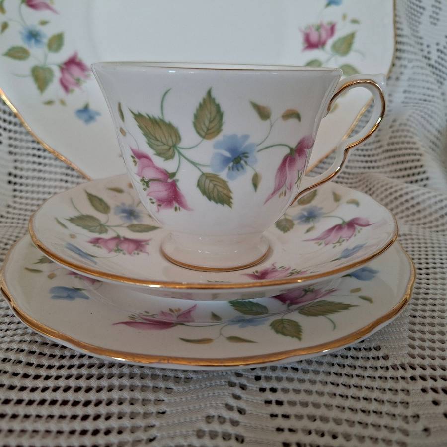 Tea Set Queen Anne 6 trios cake plate sugar basin and milk jug