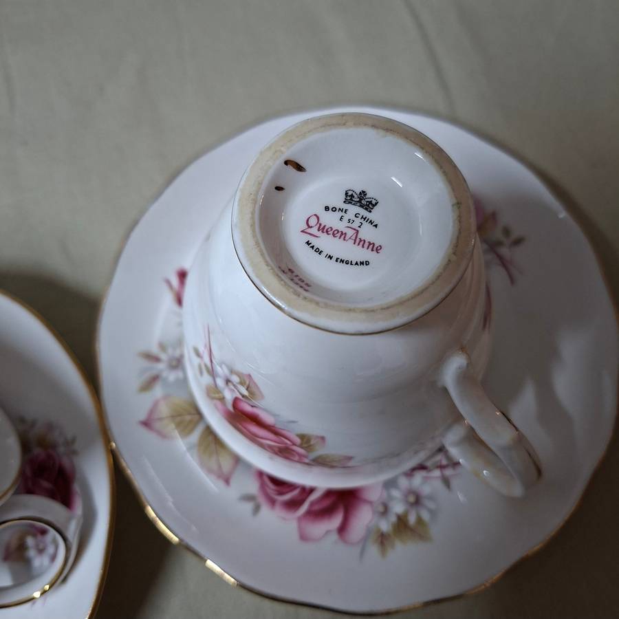 Queen Anne Duo Tea Cups rose - Pink roses design Pat No 8619 - Replacement porcelain