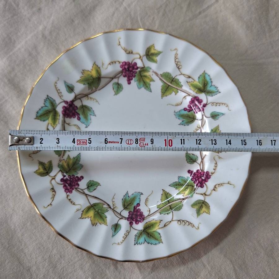 Side Plate Royal Worcester - grapes and vine leaves - replacement porcelain - bacchanal - 16 cms