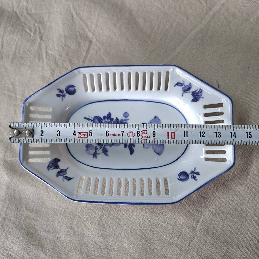Pin Dish - blue and white - European backstamp - 14 cms