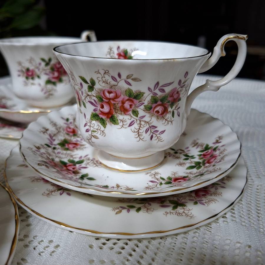 5 Royal Albert trios - Lavender Rose - Part Tea Set - plus extra saucer and small plate