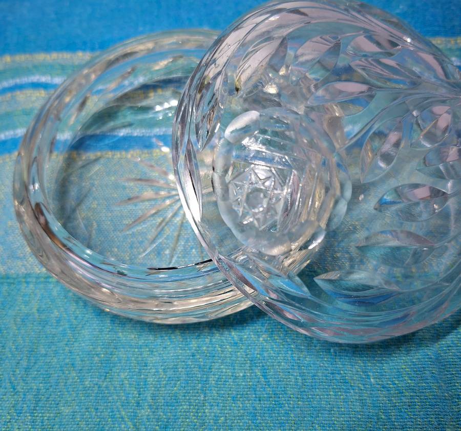 Cut glass rose pattern crystal dressing table Powder bowl or jewelry holder