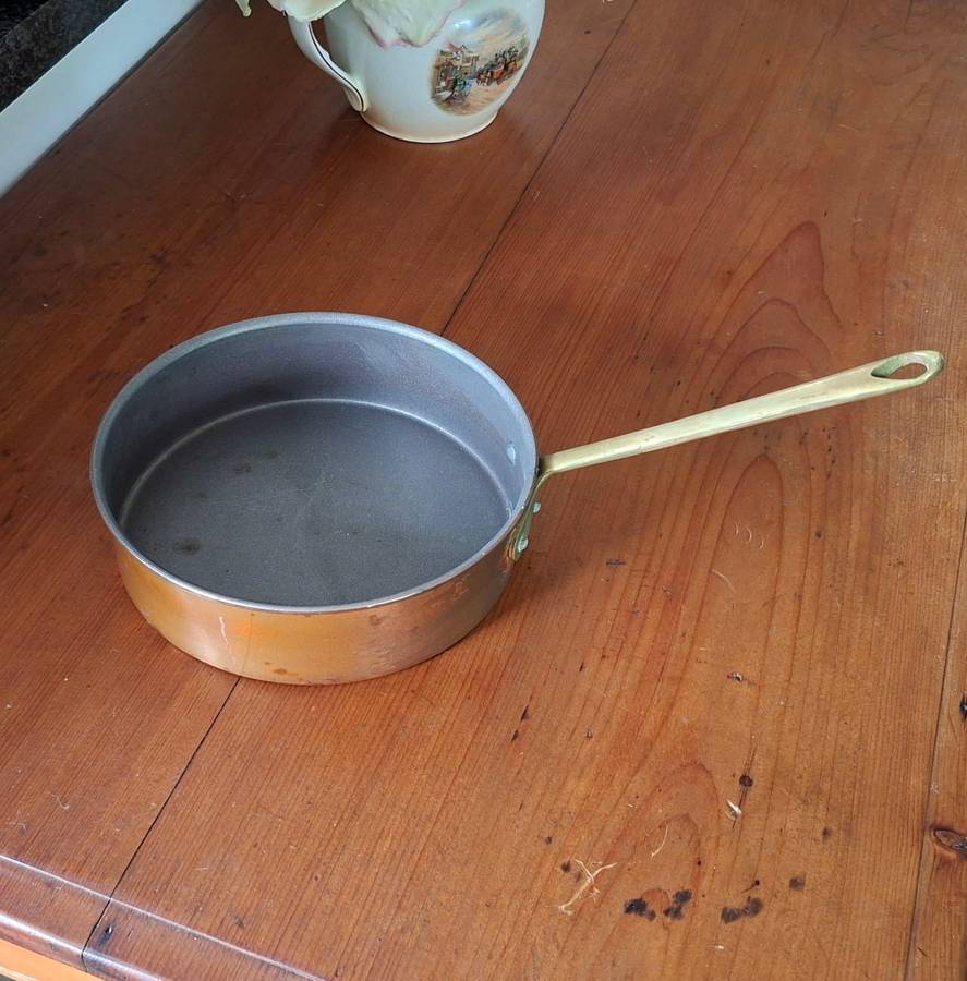 Vintage Copper sauce poaching pan - 19 x 5cm deep  Brass handle