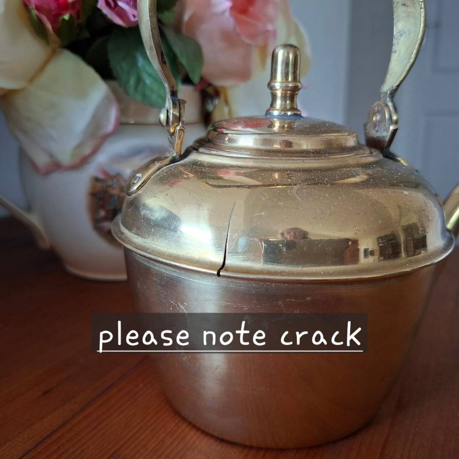 Small brass kettle  -18 cms x 16 - home decor