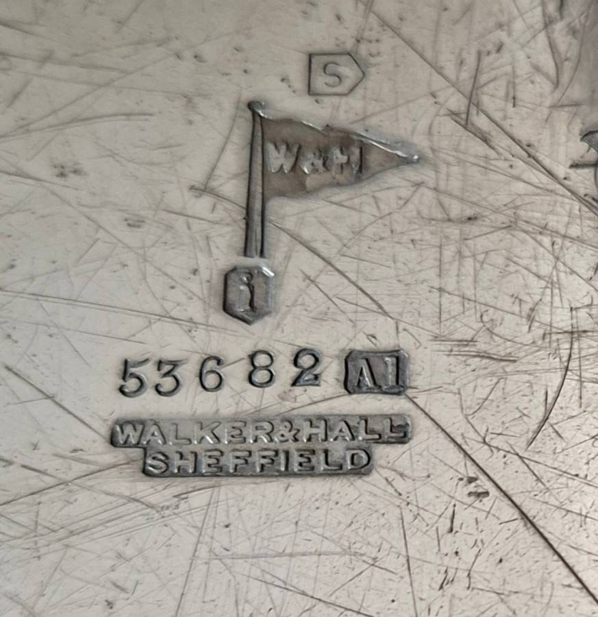 Walker and hall silver plate salver - drinks tray  butlers tray 1945