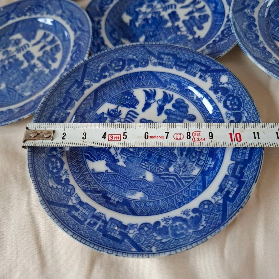 Child's part tea set / dinner set - vintage Blue Willow flow blue porcelain 7 pieces