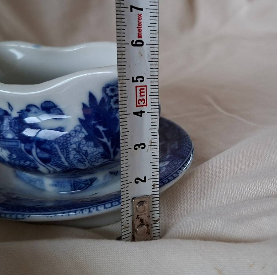 Child's part tea set / dinner set - vintage Blue Willow flow blue porcelain 7 pieces