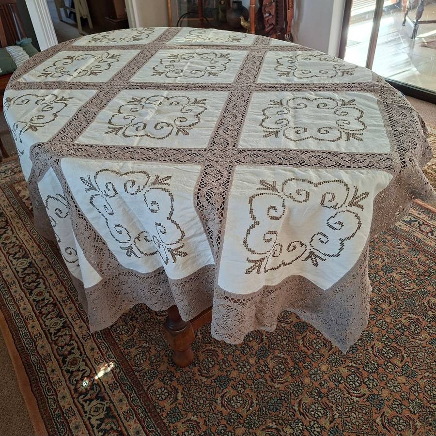 Embroidered linen Lace edged cloth - vintage large table cloth - 1.8 x 1.4