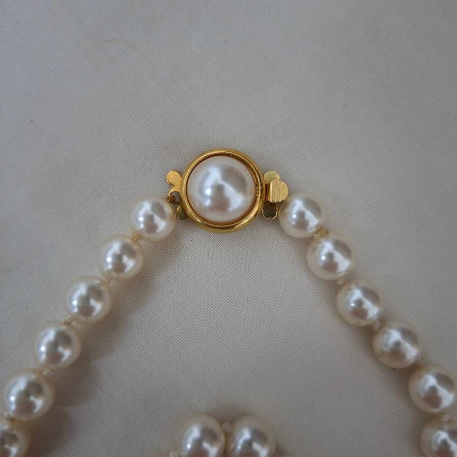 Faux Pearl necklace - knotted vintage.