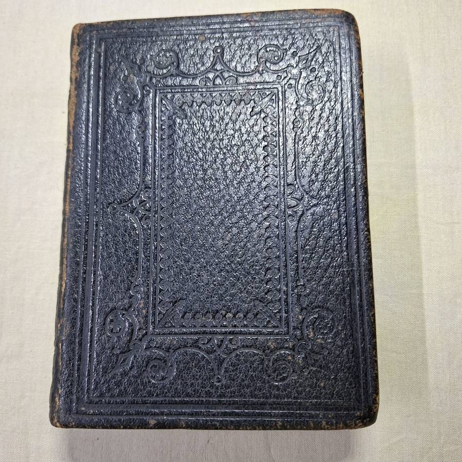 Antique Bible Gaelic Welsh - Y Bibl - leather bound