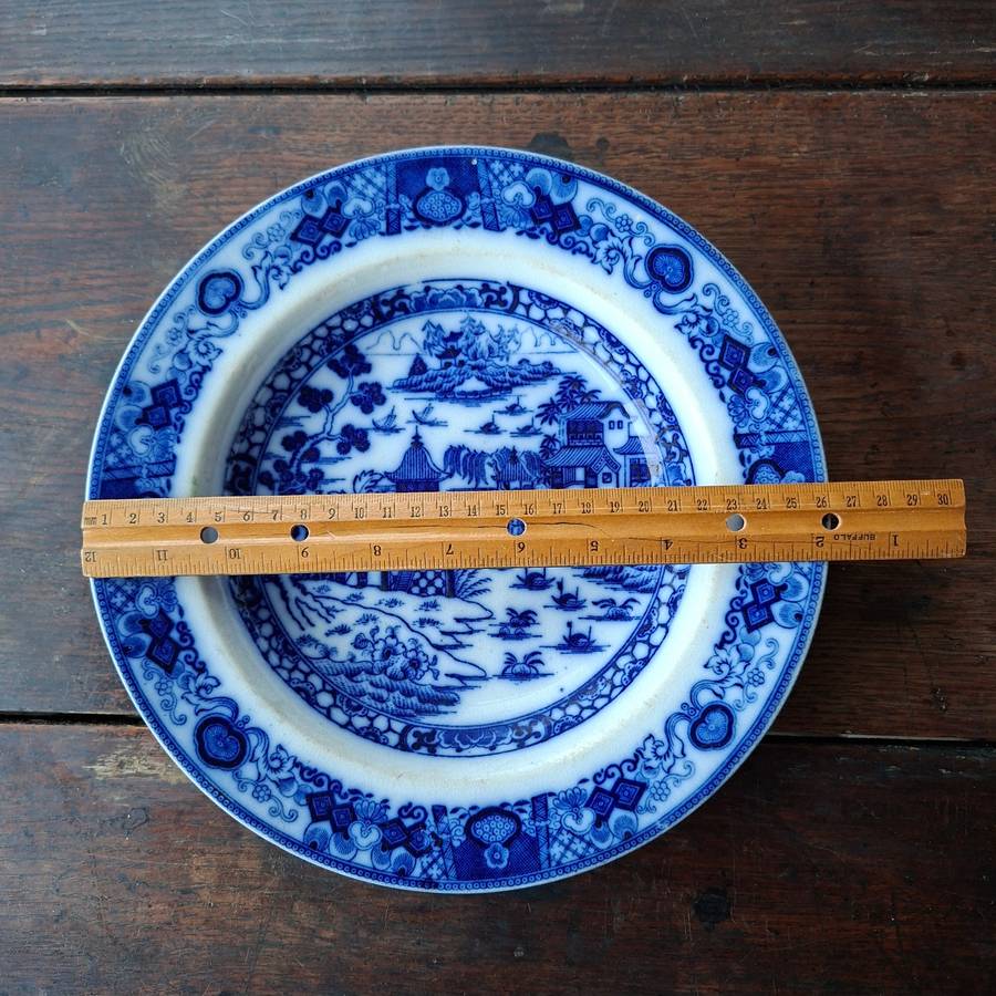 Antique Ashworth India Plate 27 cms - flow blue Blue and white  - Willow pattern. Likely late 180...