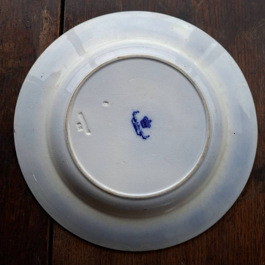Antique Ashworth India Plate 27 cms - flow blue Blue and white  - Willow pattern. Likely late 180...