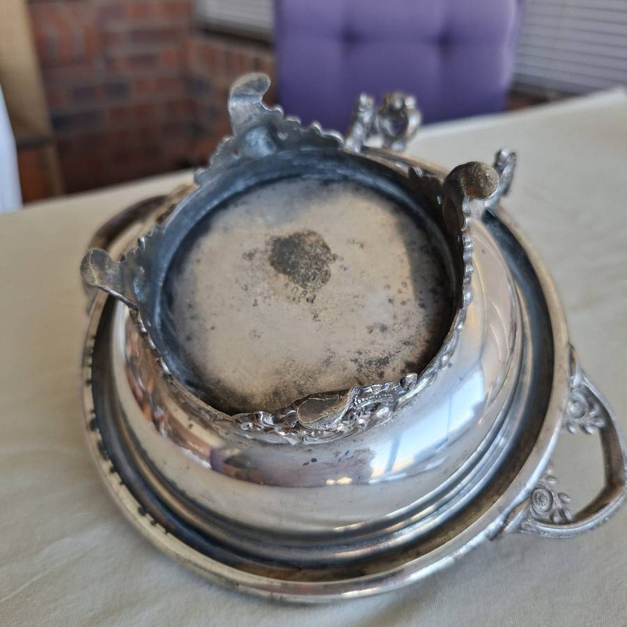 Butter dish Silver plate Domed Early American Meriden Britanica Co? late 1800's?