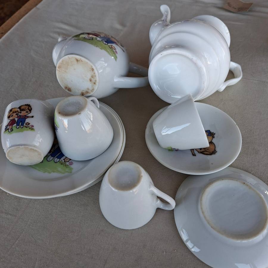 Childrens part tea set - porcelain