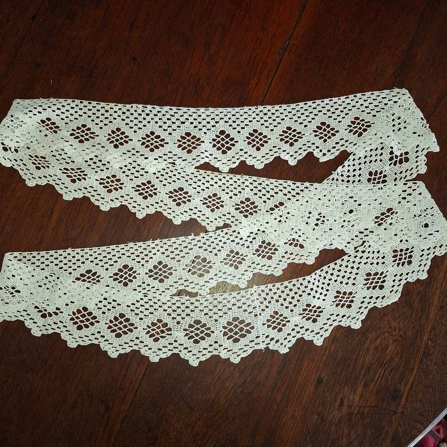Handmade crochet lace tatting 8.5 cms x 210 approx