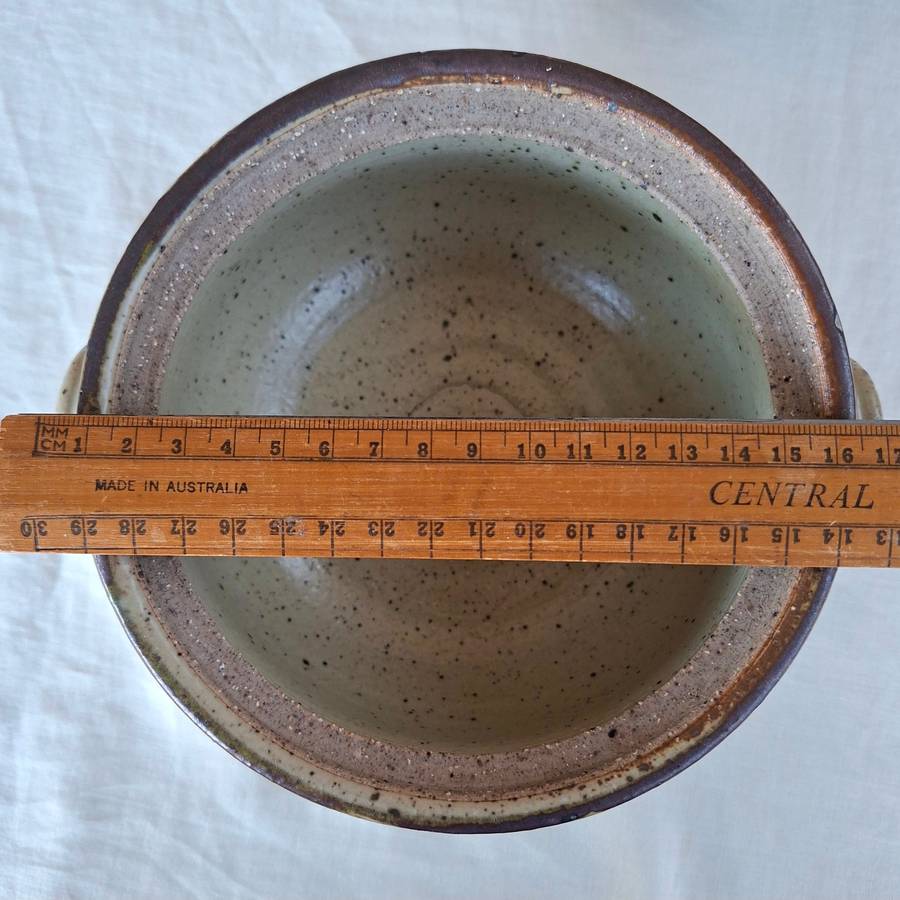 South African Pottery - Gideon Mkhize - Rorkes Drift - stoneware lidded bowl