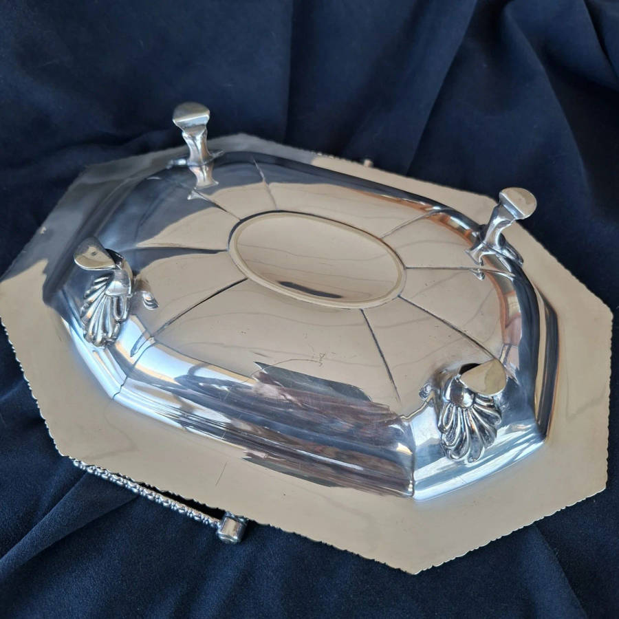 Silver Plate serving basket with a handle - Biscuits or fruit or bridesmaids basket