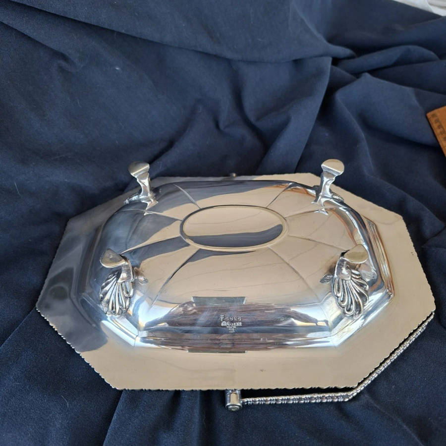 Silver Plate serving basket with a handle - Biscuits or fruit or bridesmaids basket