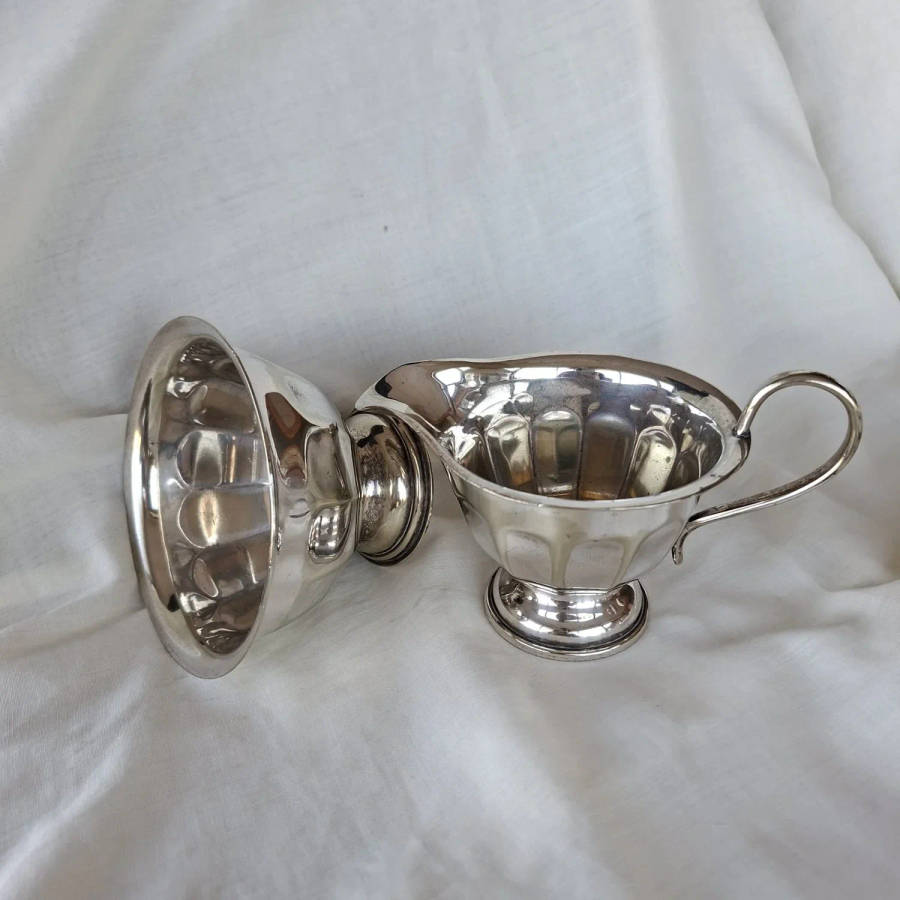 EPNS Silver plate milk jug and sugar basin - Sheffield