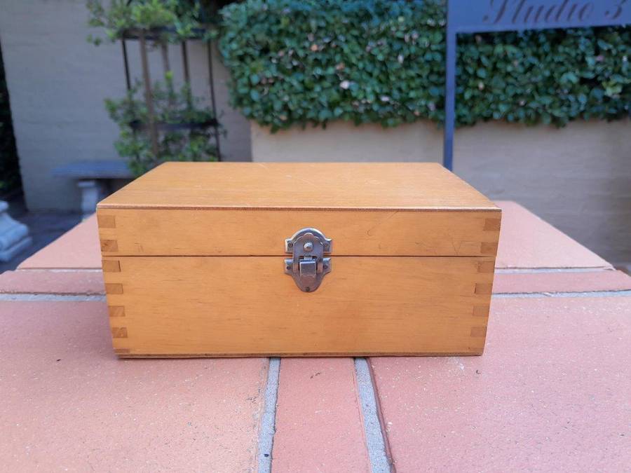 A 20TH Century Wooden Chess Set in Box