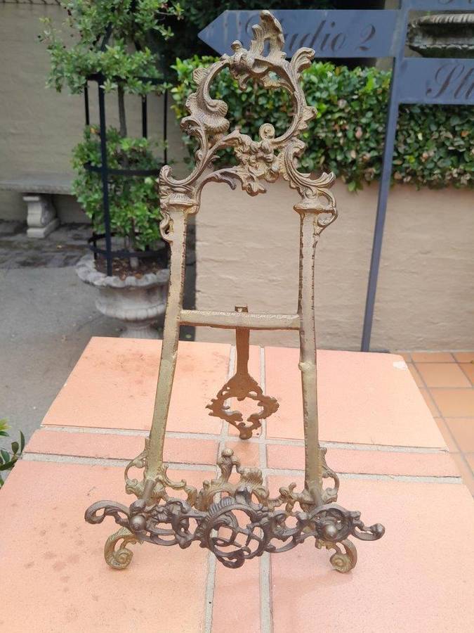 An Ornate Floral Carved Victorian Style Brass Picture, Book / Plate Easel