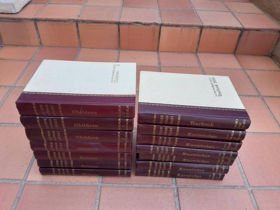 A 20th Century Set Of Fourteen New World Library Books
