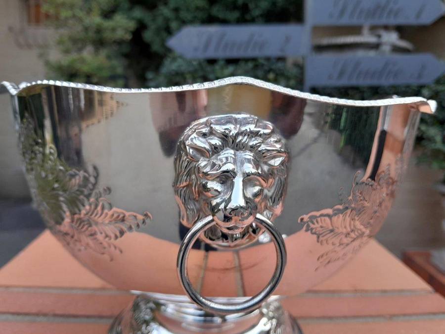 A 20th Century English / London Electroplate Wine Cooler Nd