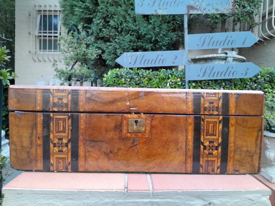 An Antique Victorian Circa 1800s Walnut And Inlaid Writing Box With Leather Interior