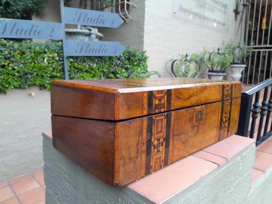 An Antique Victorian Circa 1800s Walnut And Inlaid Writing Box With Leather Interior