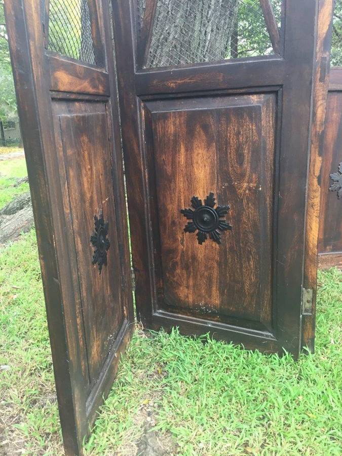 A Pair of 20th Century Wooden Screens/Room Dividers
