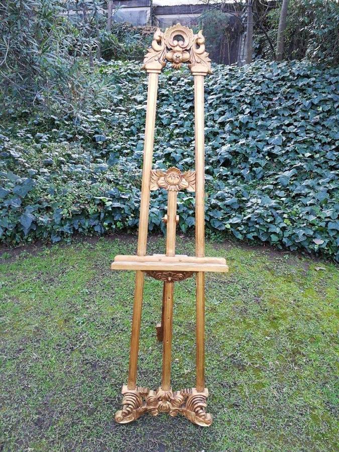 A Carved And Parcel-Gilt Wooden Easel