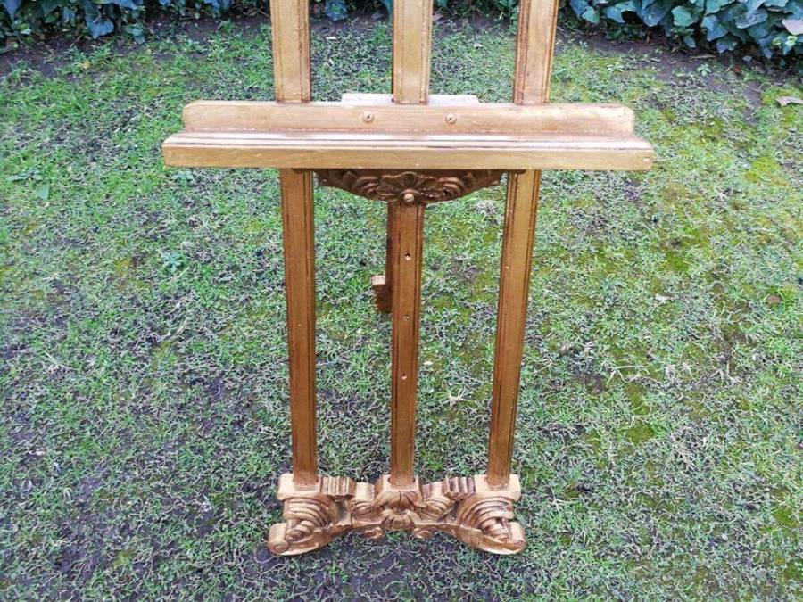 A Carved And Parcel-Gilt Wooden Easel