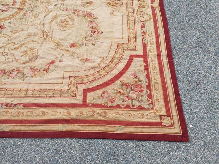 A Handmade French Aubusson Carpet / Rug
