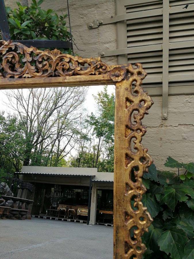 A 20th Century Carve Giltwood Mirror
