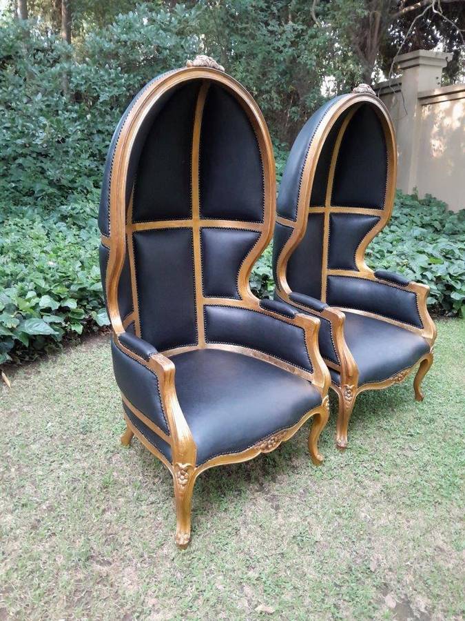 A 20th Century  Pair of Hand Gilded and Carved Wooden Dome Chairs