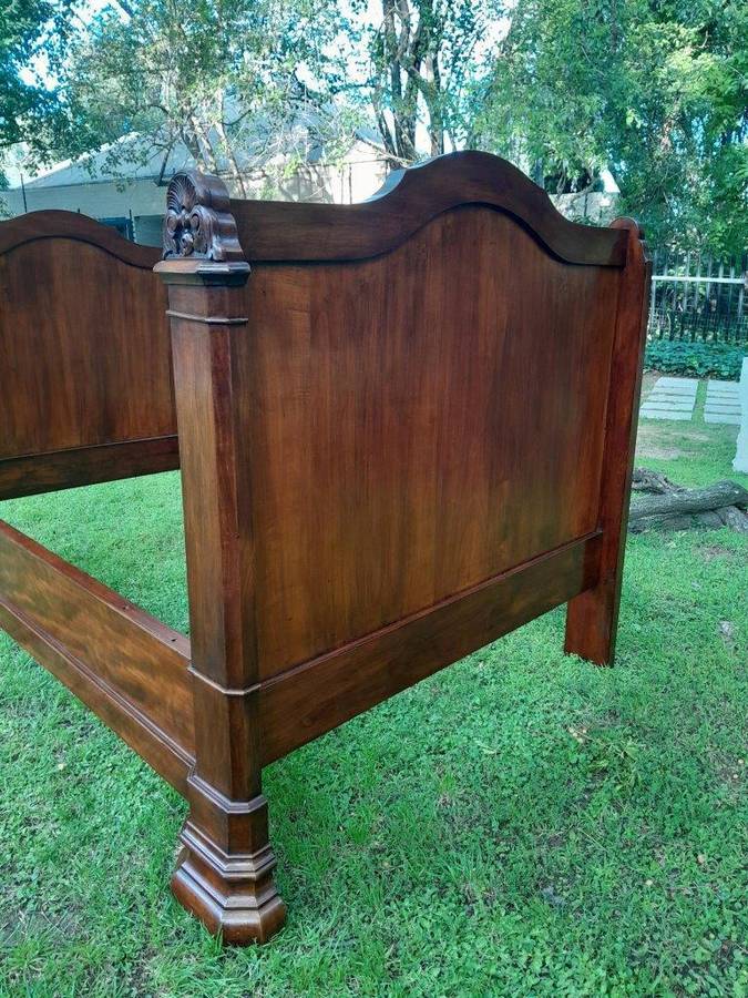 A Rare 19th Century French Mahogany Daybed  /  Lit Bateau